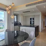 Luxury Seaview Escape 3bd In Skyscraper Apartamento Limassol