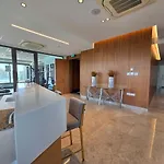 Luxury Seaview Escape 3bd In Skyscraper *
