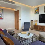 Luxury Seaview Escape 3bd In Skyscraper *