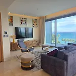 Luxury Seaview Escape 3bd In Skyscraper Limassol