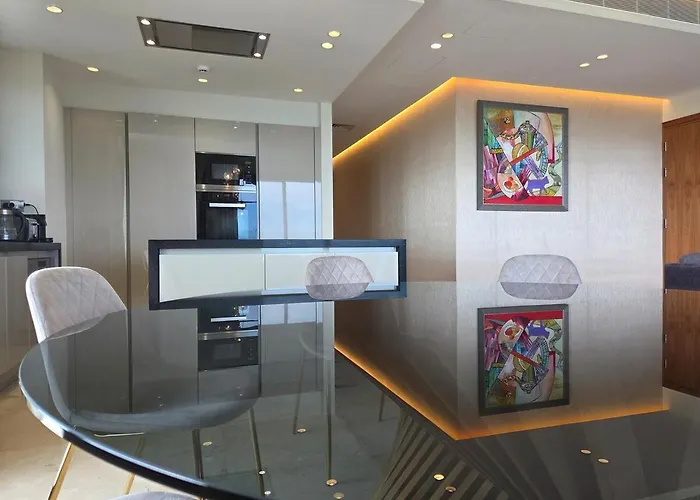 Luxury Seaview Escape 3bd In Skyscraper * Limisso