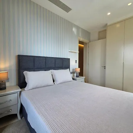 아파트 Luxury Seaview Escape 3bd In Skyscraper 레메소스