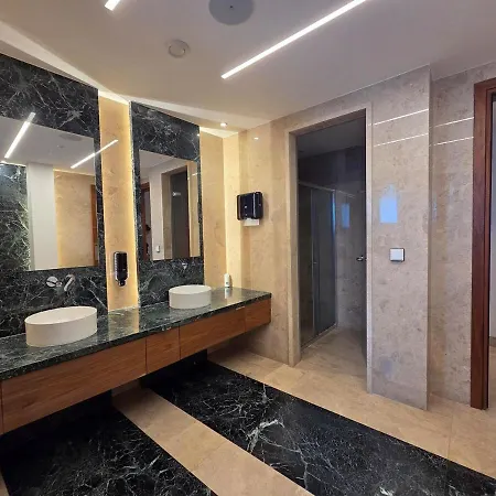아파트 Luxury Seaview Escape 3bd In Skyscraper 레메소스