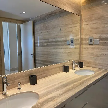 Luxury Seaview Escape 3bd In Skyscraper * 레메소스