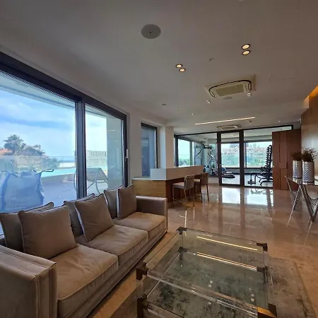 Luxury Seaview Escape 3bd In Skyscraper Limassol