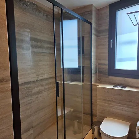 Luxury Seaview Escape 3bd In Skyscraper Appartement *