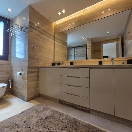 Luxury Seaview Escape 3bd In Skyscraper Appartement *