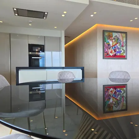 Luxury Seaview Escape 3bd In Skyscraper * Λεμεσός