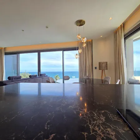 Luxury Seaview Escape 3bd In Skyscraper