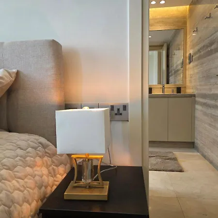 Luxury Seaview Escape 3bd In Skyscraper