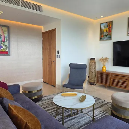 Luxury Seaview Escape 3bd In Skyscraper *