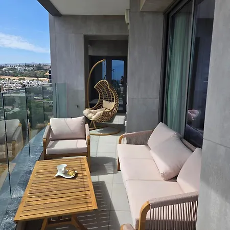 Luxury Seaview Escape 3bd In Skyscraper 아파트 레메소스