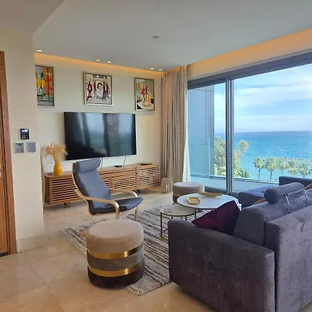 Luxury Seaview Escape 3bd In Skyscraper Limassol