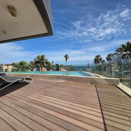 Luxury Seaview Escape 3bd In Skyscraper * 레메소스