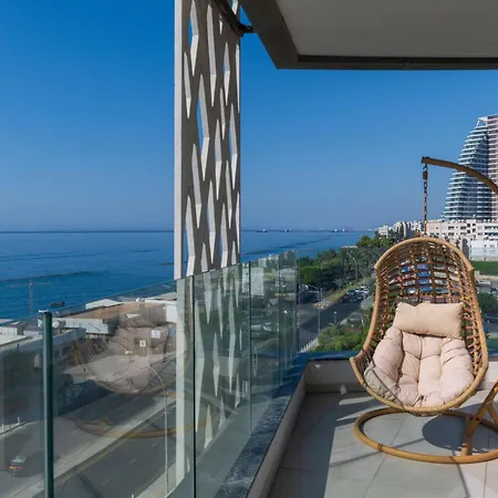Luxury Seaview Escape 3bd In Skyscraper 아파트 레메소스