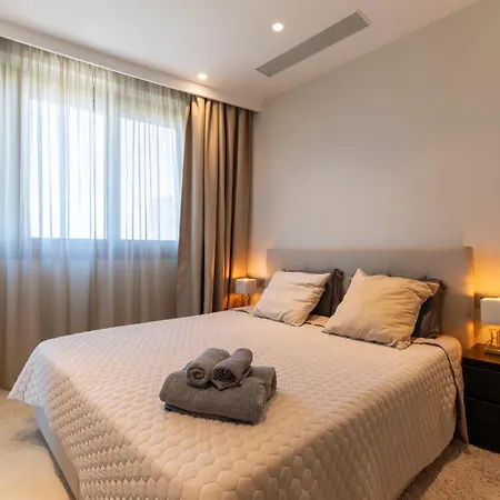 Luxury Seaview Escape 3bd In Skyscraper *