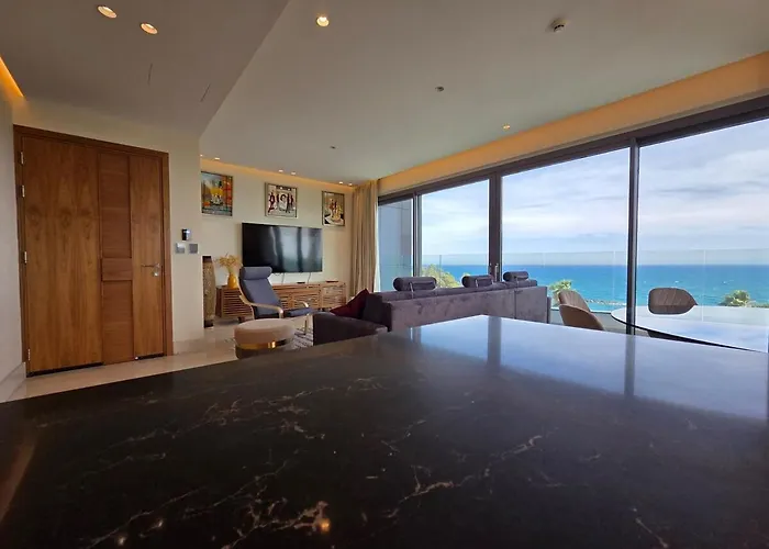 Luxury Seaview Escape 3bd In Skyscraper