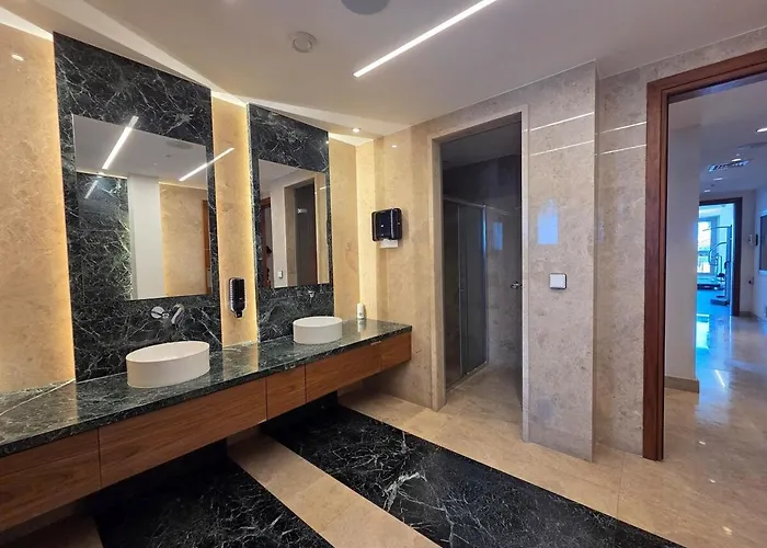 Apartment Luxury Seaview Escape 3bd In Skyscraper Limassol