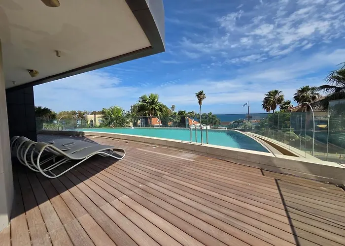 Apartment Luxury Seaview Escape 3bd In Skyscraper