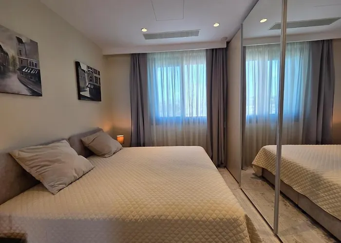 Luxury Seaview Escape 3bd In Skyscraper * Limassol