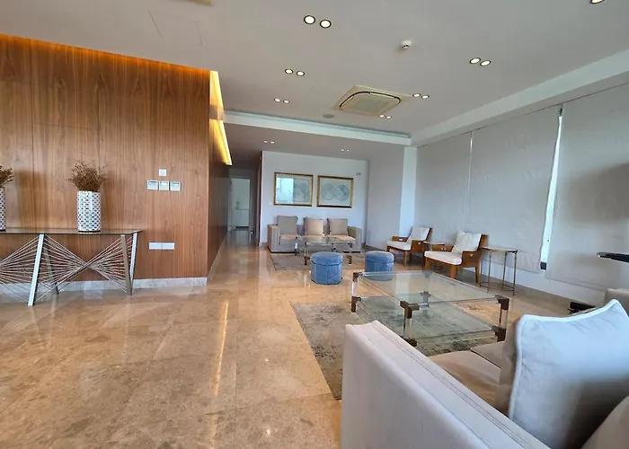 Luxury Seaview Escape 3bd In Skyscraper