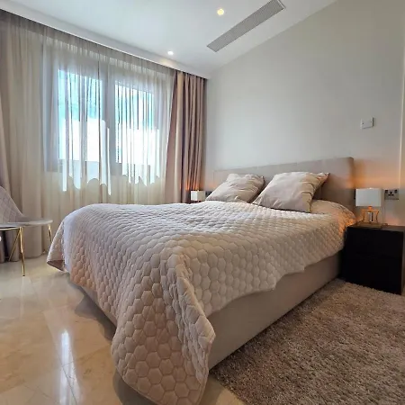 Luxury Seaview Escape 3bd In Skyscraper *