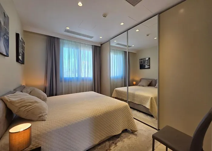 Luxury Seaview Escape 3bd In Skyscraper דירה לימסול