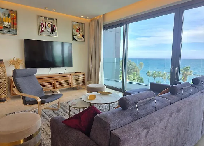 Luxury Seaview Escape 3bd In Skyscraper *