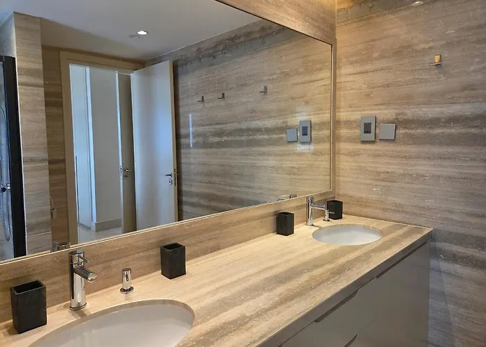 Luxury Seaview Escape 3bd In Skyscraper * לימסול