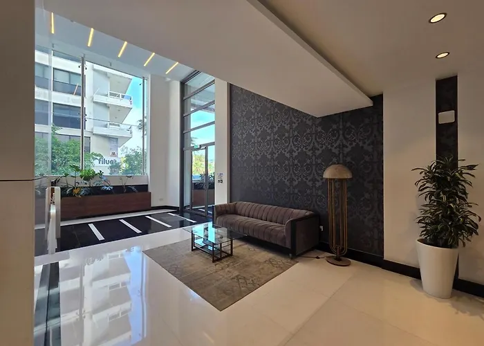 Luxury Seaview Escape 3bd In Skyscraper דירה לימסול