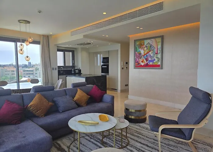 דירה Luxury Seaview Escape 3bd In Skyscraper לימסול